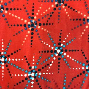 Take 37% Off FIREWORKS LULAROE TWEEN LEGGINGS